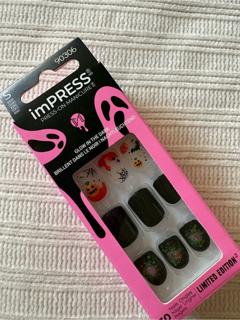 imPRESS Black Glow-In-The-Dark Press-On Manicure - Halloween Design